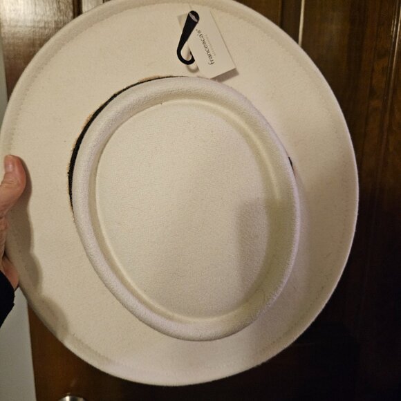 Hat - Picture 2 of 4